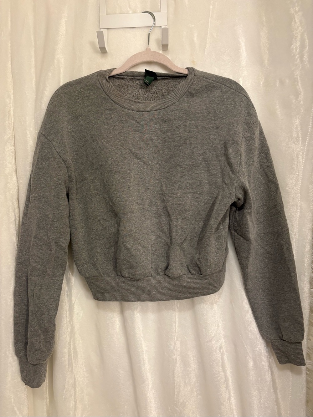 wild fable Gray Cropped Crewneck Sweatshirt